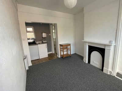 Studio to rent in Foster Hill Road, Bedford MK40
