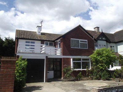 Property to rent in Salisbury Road, Leigh-On-Sea SS9