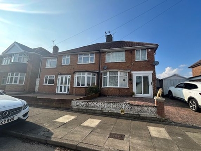Semi-detached house to rent in Earlswood Road, Leicester LE5