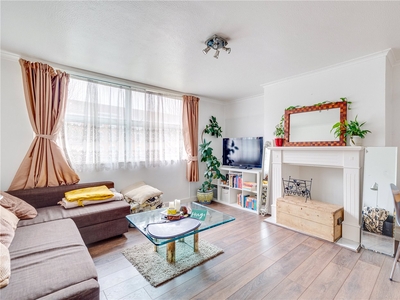 Swan Court, Fulham Road, London, SW6 2 bedroom flat/apartment in Fulham Road
