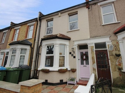 Terraced house to rent in Abbey Grove, London SE2