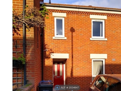 Terraced house to rent in Armes Street, Norwich NR2