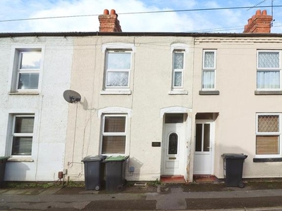 Terraced house to rent in Glassbrook Road, Rushden NN10