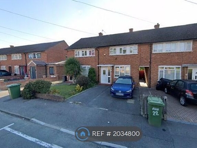 Terraced house to rent in Harrow Road, Slough SL3