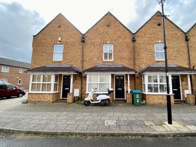 Terraced house to rent in Kingsgate, Fairford Leys, Aylesbury HP19