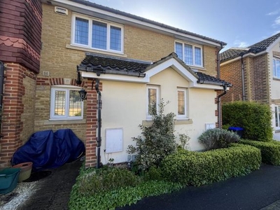Terraced house to rent in Knaphill, Surrey GU21