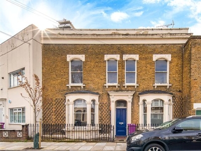 Terraced house to rent in Lockhart Street, Bow, London E3