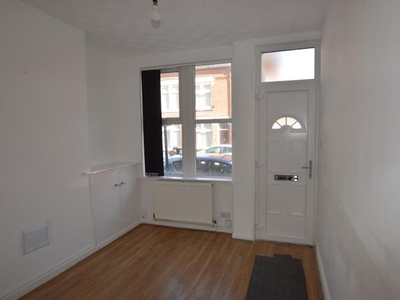 Terraced house to rent in Skipworth Street, Leicester LE2