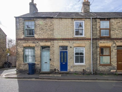 Terraced house to rent in Sturton Street, Cambridge CB1