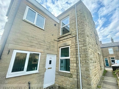 Terraced house to rent in York Street, Glossop, Derbyshire SK13
