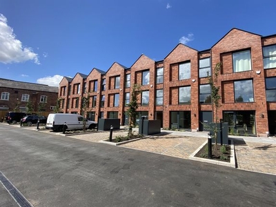 Town house for sale in Southbank, Bridgewater Road, Altrincham WA14
