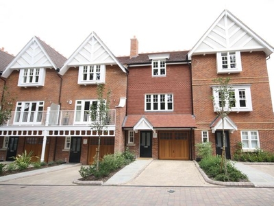 Town house to rent in Folly Hill Gardens, Maidenhead SL6