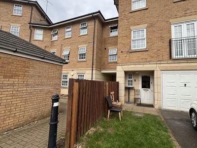 Town house to rent in Johnson Court, Northampton NN4