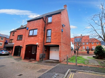 Town house to rent in Robert Gybson Way, Norwich NR3