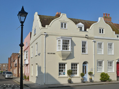 2 bedroom end of terrace house for sale in Old Portsmouth, Hampshire, PO1