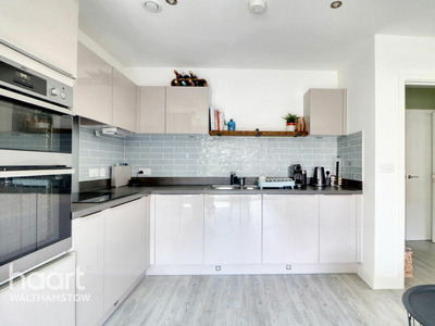 1 bedroom apartment for sale in Champness Close, Walthamstow, E17