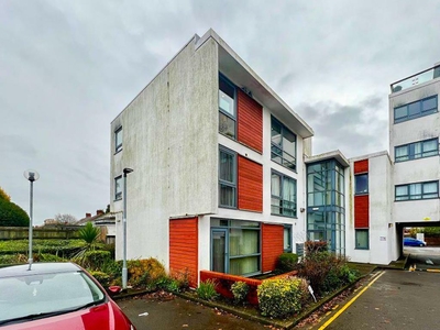 1 bedroom apartment for sale in Pantbach Road, Rhiwbina, Cardiff, CF14