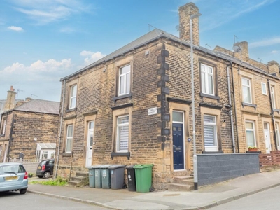 1 bedroom end of terrace house for sale in Cross Peel Street, Morley, Leeds, LS27