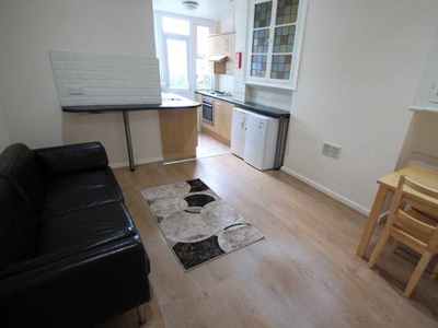 1 bedroom flat for rent in Colum Road, Cardiff, CF10