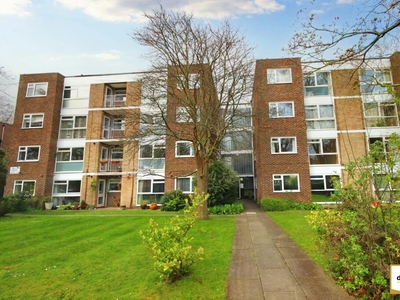 1 bedroom flat for rent in Flat , Sinclair Court, Copers Cope Road, Beckenham, BR3