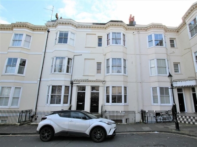 1 bedroom ground floor flat for sale in Clarence Square, Brighton, BN1 2ED, BN1