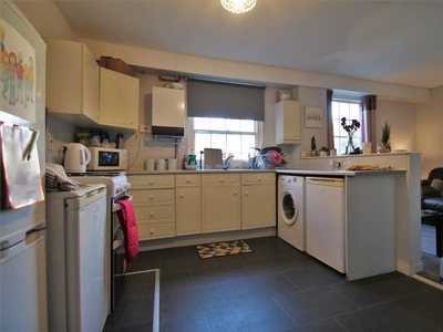 1 bedroom house share for rent in Room Let; High Street, Gravesend, Kent, DA11