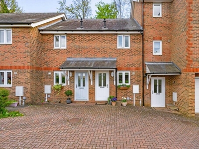 1 bedroom terraced house for sale in Sandhurst Road, Tunbridge Wells, Kent, TN2