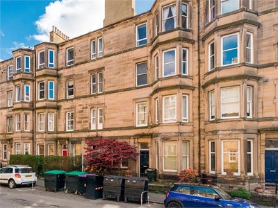 2 bed first floor flat for sale in Polwarth