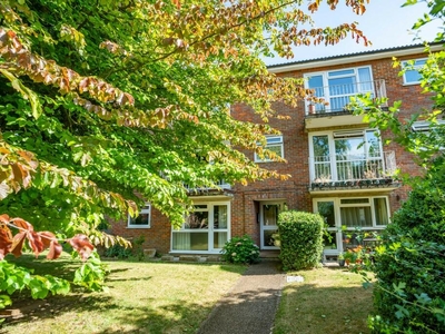 2 bedroom apartment for sale in Avenue Road, St. Albans, Hertfordshire, AL1