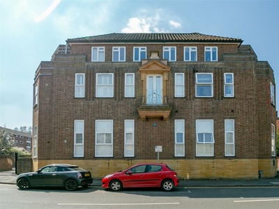 2 bedroom apartment for sale in Bury Fields, Guildford, GU2