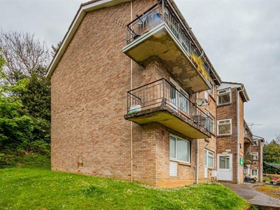 2 bedroom apartment for sale in Greenland Crescent, Cardiff, CF5