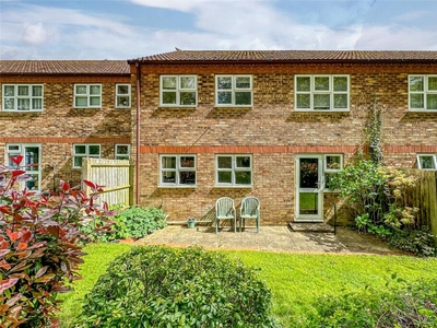 2 bedroom apartment for sale in Harvest Court, Harvesters, St. Albans, Hertfordshire, AL4