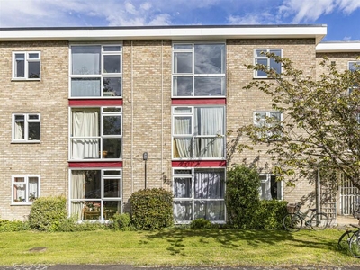 2 bedroom apartment for sale in Lilac Court, Cambridge, CB1
