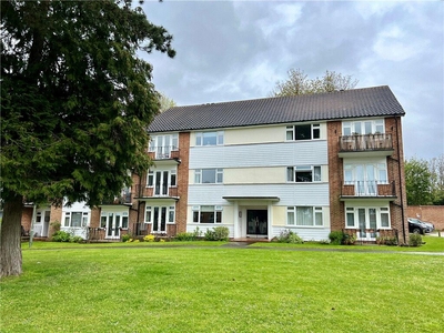 2 bedroom apartment for sale in Lindfield Gardens, Guildford, Surrey, GU1