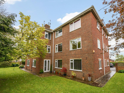 2 bedroom apartment for sale in Oakwood Drive, Hucclecote, Gloucester, Gloucestershire, GL3