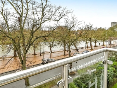 2 bedroom apartment for sale in The Embankment, Bedford, MK40