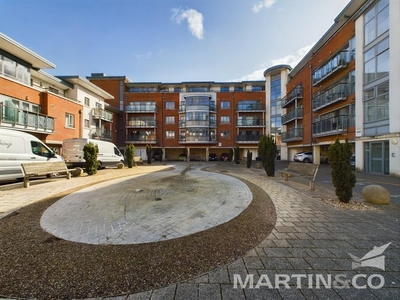 2 bedroom apartment for sale in Victoria Court, Chelmsford, CM1