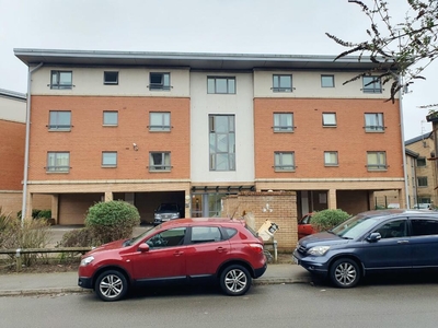 2 bedroom apartment for sale in West Cotton Close, Northampton, Northamptonshire, NN4 8BY, NN4