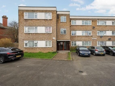 2 Bedroom Apartment Hounslow Greater London