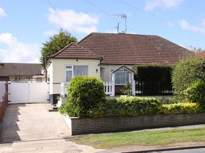2 bedroom bungalow for sale in Chignal Road, Chelmsford, CM1