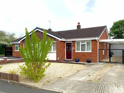 2 bedroom bungalow for sale in Passmore Close, Swindon, Wiltshire, SN3