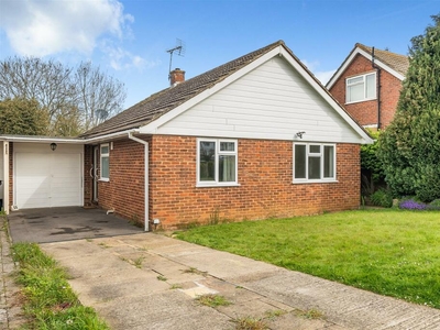 2 bedroom detached bungalow for sale in Aldington Road, Bearsted, Maidstone, ME14