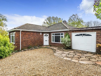 2 bedroom detached bungalow for sale in Botley, Oxford, OX2
