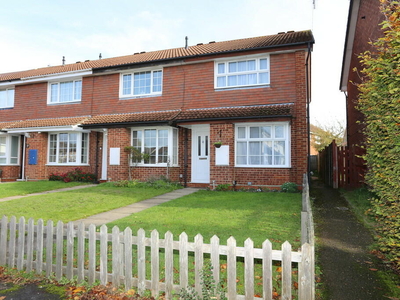2 bedroom end of terrace house for rent in Armstrong Way, Woodley, RG5