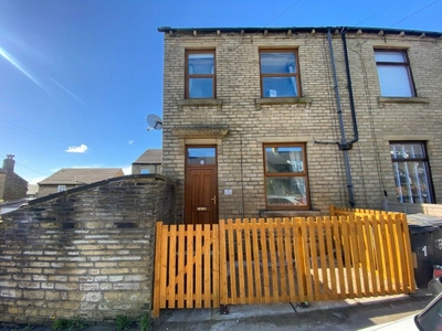2 bedroom end of terrace house for rent in Quarmby Road, Quarmby, Huddersfield, HD3