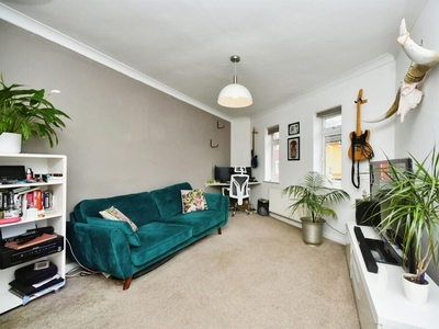 2 bedroom end of terrace house for sale in Cromwell Street, Brighton, BN2