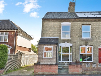 2 bedroom end of terrace house for sale in Hotblack Road, Norwich, NR2