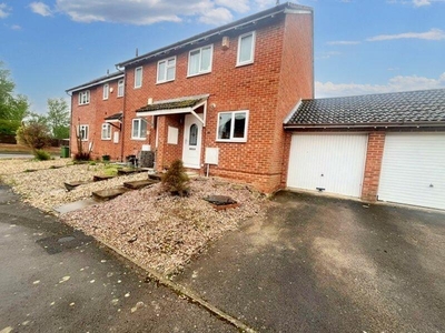 2 bedroom end of terrace house for sale in Meadvale Close, Gloucester, GL2