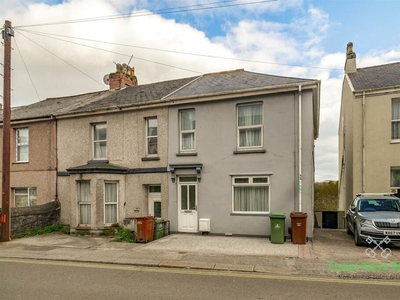 2 bedroom end of terrace house for sale in Old Laira Road, Laira, PL3