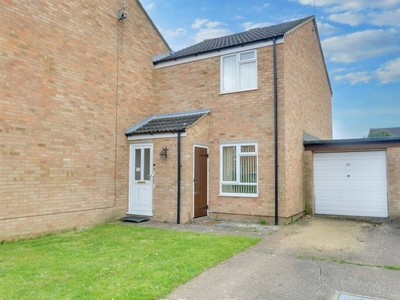 2 bedroom end of terrace house for sale in Peggotty Close, Newlands Spring, Chelmsford, CM1